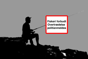 En ordblind fisker ved skiltet "Fiskeri forbudt".